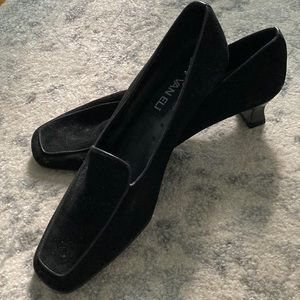 Vaneli black suede heels